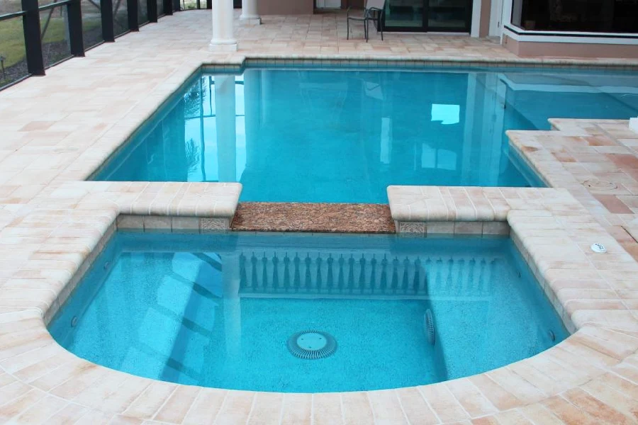 Luxurious Fiberglass Pool Resurfacing: A Comprehensive Review
